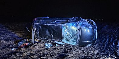 Podczas ucieczki wpakował swoją toyotę na pole