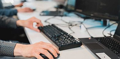 Samodzielny mandat czy cudze instrukcje?