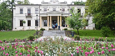 Noc muzeów – magia ogrodów Pałacu Wielopolskich (fotorelacja)