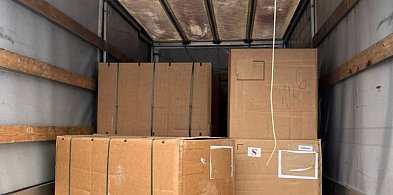 Ponad dwie tony nielegalnego tytoniu w dostawczaku