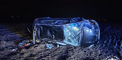 Podczas ucieczki wpakował swoją toyotę na pole