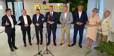 Parlamentarzyści w obronie polskich cementowni
