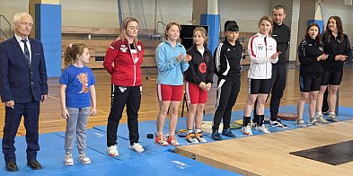 Gospodarze triumfują w Pucharze Podnoszenia Ciężarów-161991