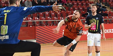 Pałac Tarnów wygrywa w Ostrowcu