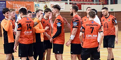 Piłkarze ręczni KSZO pokonują lidera