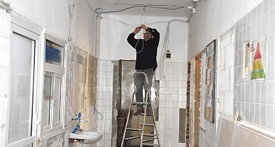 Trwa remont laboratorium-160644