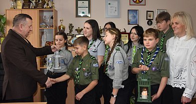 Światełko Betlejemskie przekazane do gminy Bodzechów-162388