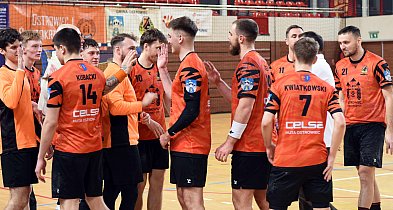 Piłkarze ręczni KSZO pokonują lidera