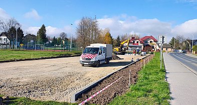 Nowy parking przy waśniowskich błoniach