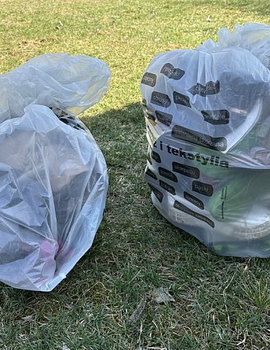 Gmina Bodzechów: odzież i tekstylia spod posesji