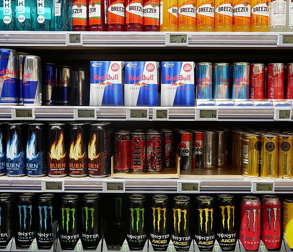 Popularne napoje pójdą ostro w górę. Rząd szykuje podwyżkę VAT-162095