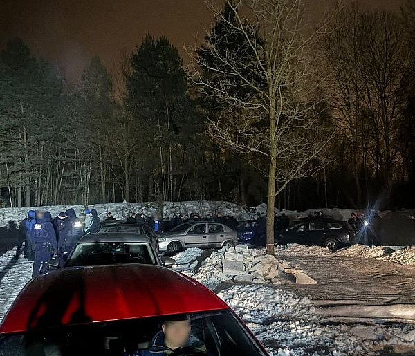 Policjanci udaremnili tzw. ustawkę kibiców