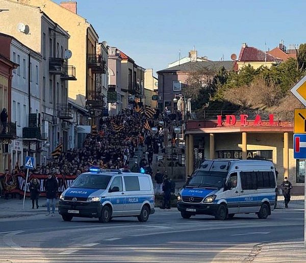 Po sobotnim meczu KSZO policjanci zatrzymali siedmiu pseudokibiców