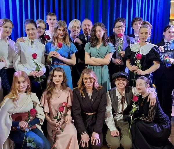 Amatorski Młodzieżowy Teatr OBibooK niezmiennie zachwyca