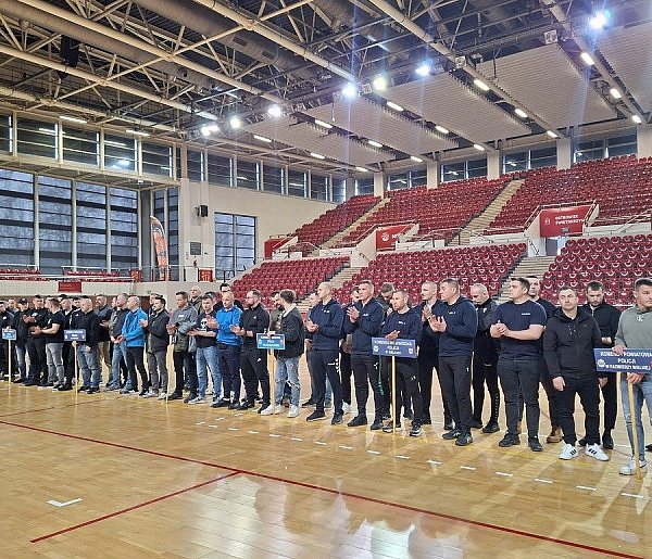 Turniej halowej piłki nożnej policjantów