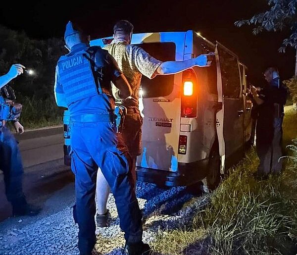 Policjanci zapobiegli ustawce w Garbaczu (wideo)