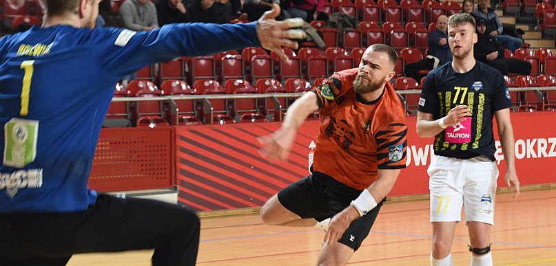 Pałac Tarnów wygrywa w Ostrowcu