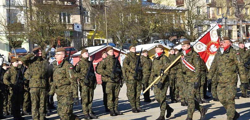 Wojskowa przysięga WOT na płycie ostrowieckiego Rynku