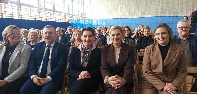 Minister Edukacji Narodowej Barbara Nowacka z wizytą w Szewnie