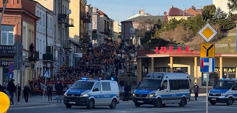 Po sobotnim meczu KSZO policjanci zatrzymali siedmiu pseudokibiców