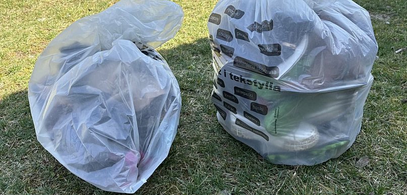 Gmina Bodzechów: odzież i tekstylia spod posesji