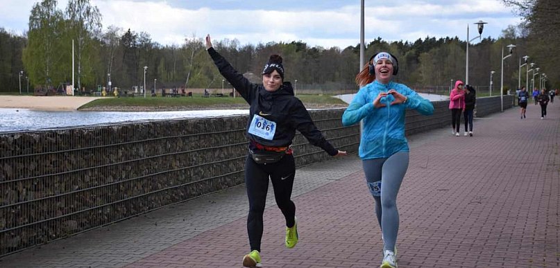 Biegali z „Niebieskim Jeżykiem”