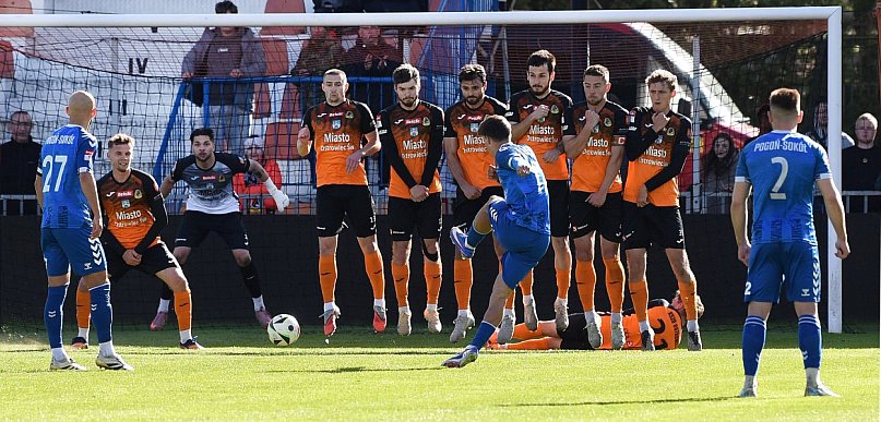 Bolesny remis w Ostrowcu