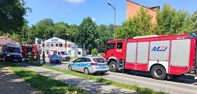 Dwie osoby jadące mazdą poszkodowane