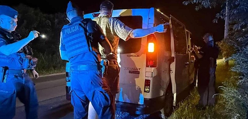 Policjanci zapobiegli ustawce w Garbaczu (wideo)