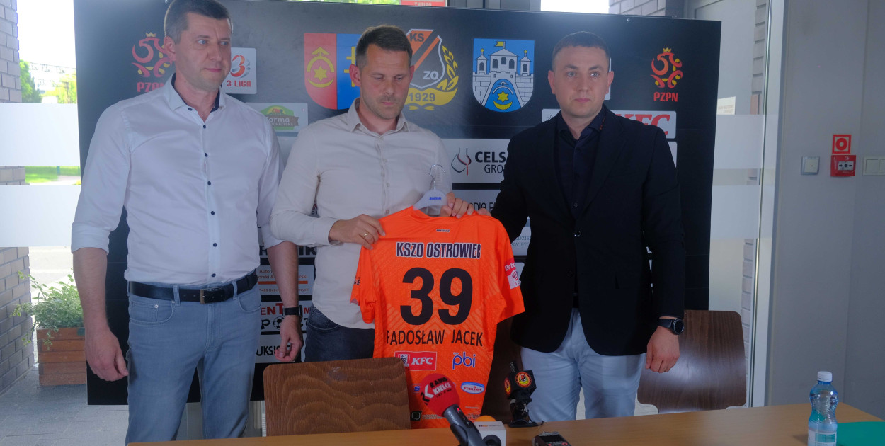 Trener Radosław Jacek pożegnał się z KSZO. Dlaczego?