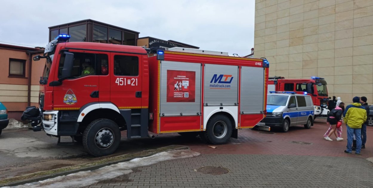 Zgłoszenie o wyczuwalnym gazie w jednej ze szkół
