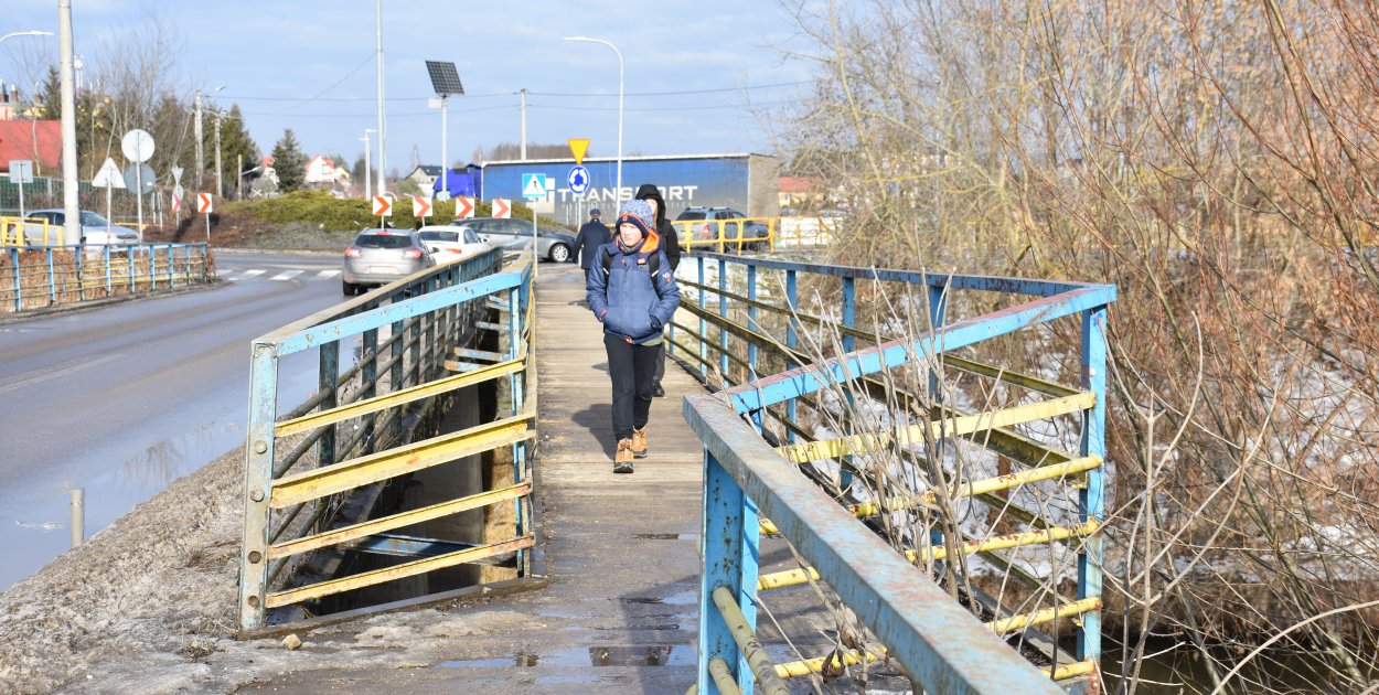Mieszkańcy będą nadal chodzić kładką podczas prac inwestycyjnych w Kunowie!