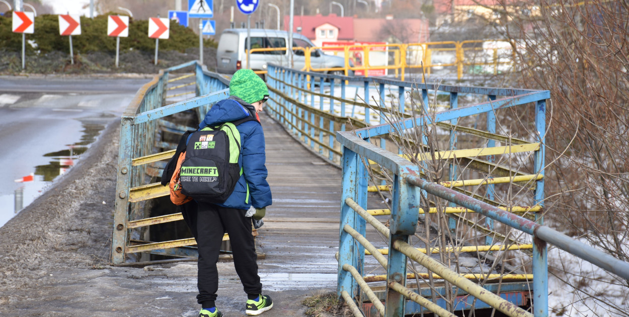 Mieszkańcy będą nadal chodzić kładką podczas prac inwestycyjnych w Kunowie!