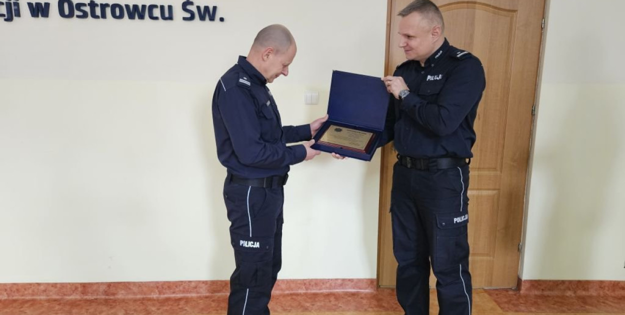 Po 32 latach służby przeszedł na emeryturę