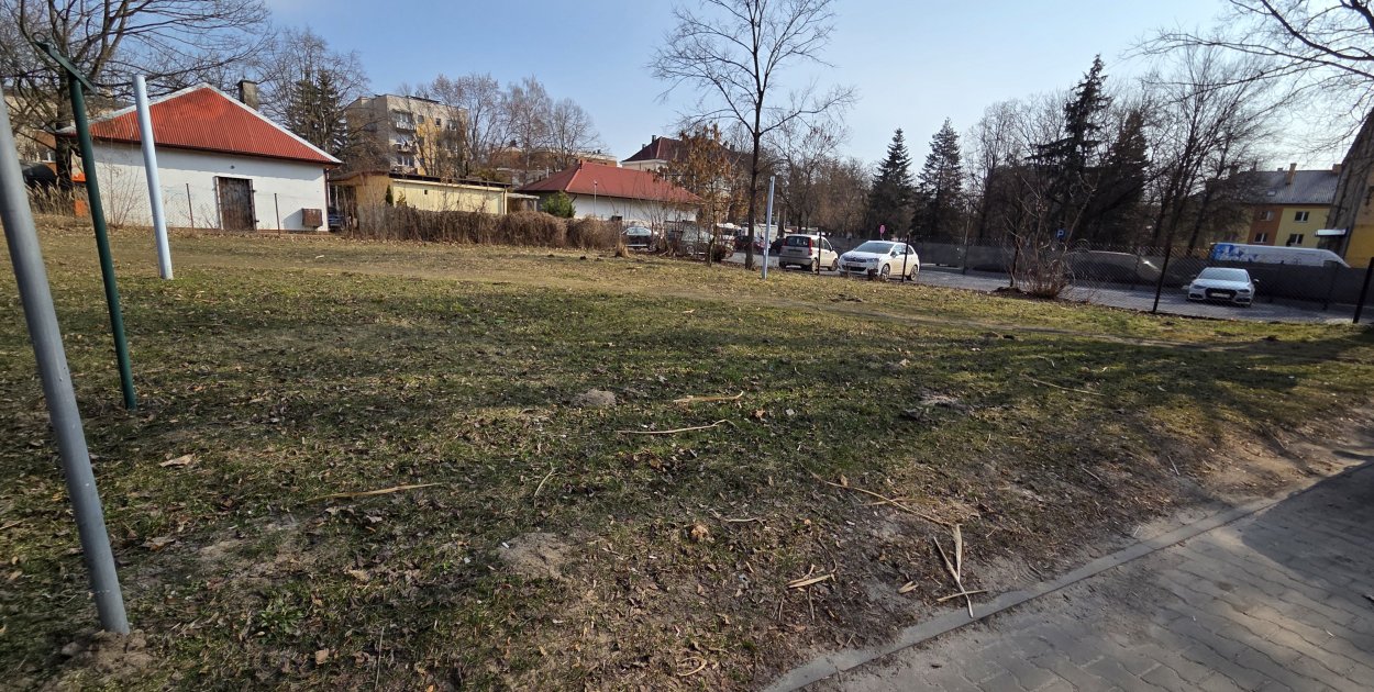 Będą nowe miejsca postojowe na os. Kuźnia